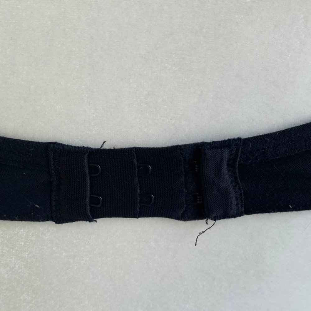 VS PINK ULTIMATE Push Up Sports Bra Sz Medium A-C Cup Black w Logos Racerback - Picture 6 of 12